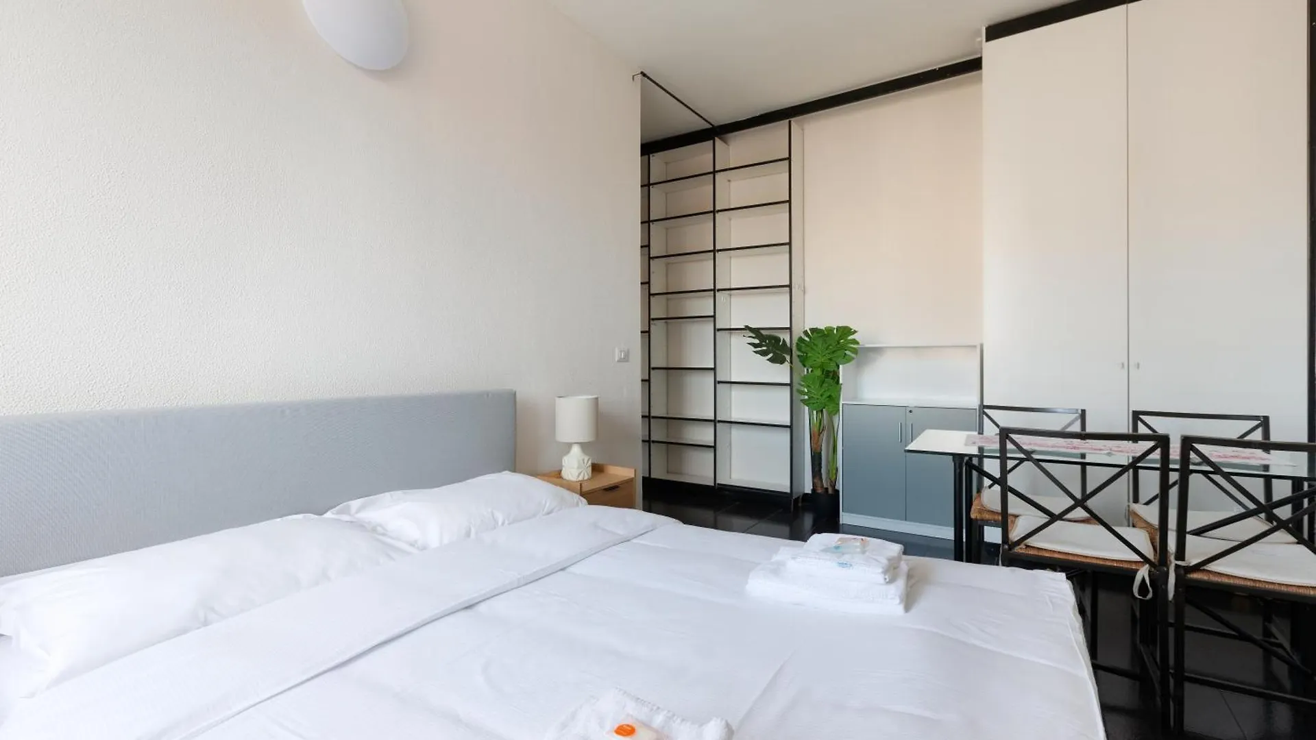 Corvetto M3 - Comfy Apt. With Balcony! Μιλάνο