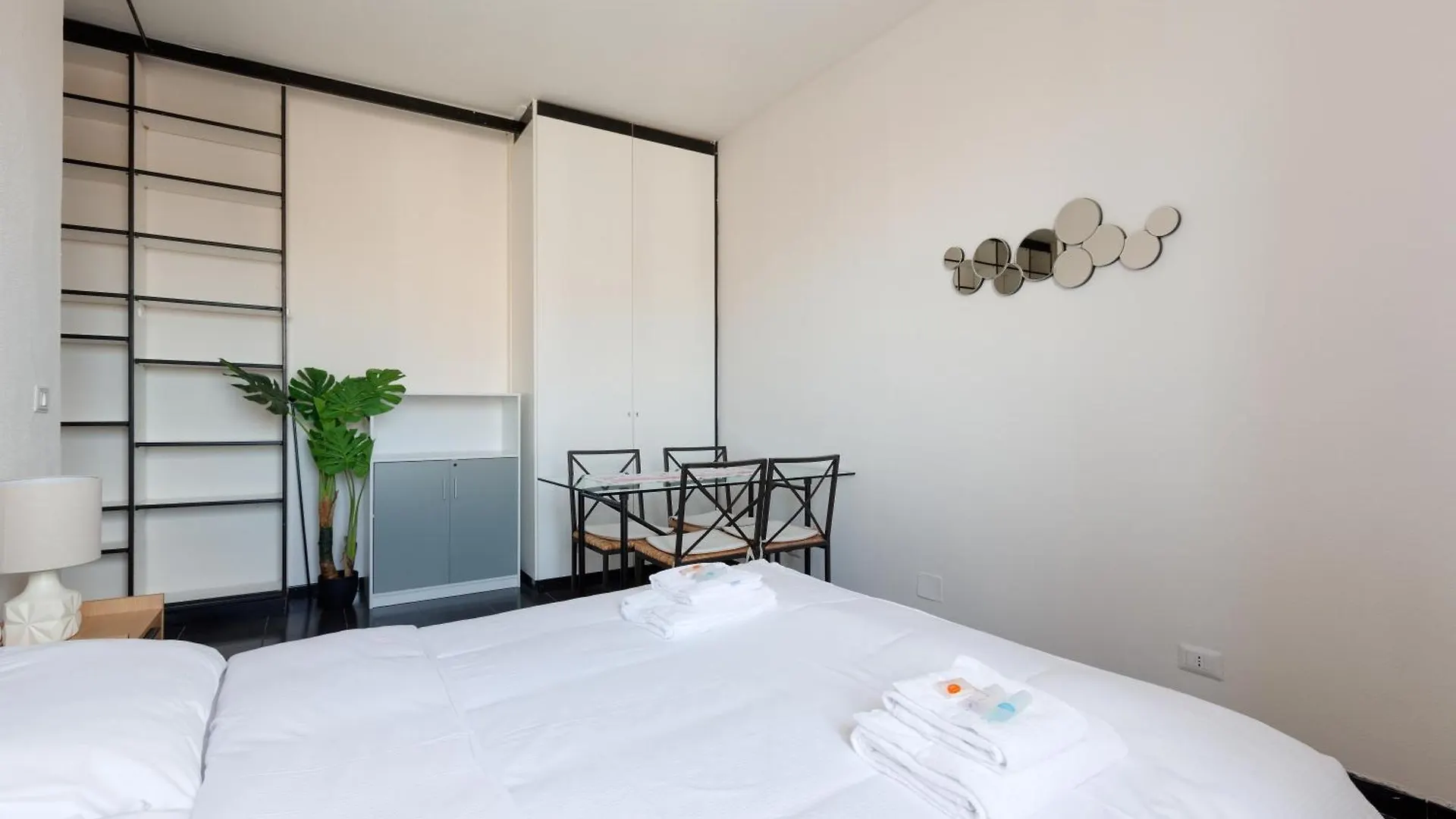 Corvetto M3 - Comfy Apt. With Balcony! Μιλάνο Διαμέρισμα