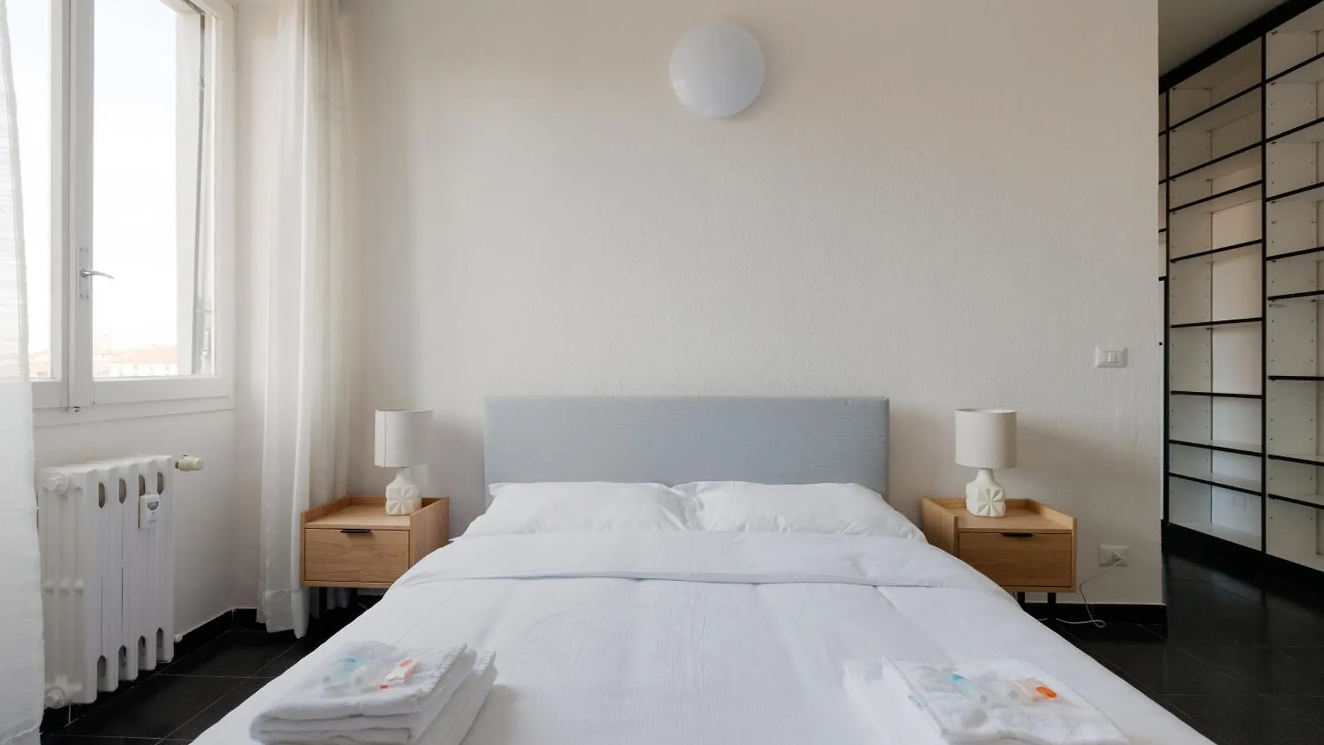 Contatos de Corvetto M3 - Comfy Apt. With Balcony!