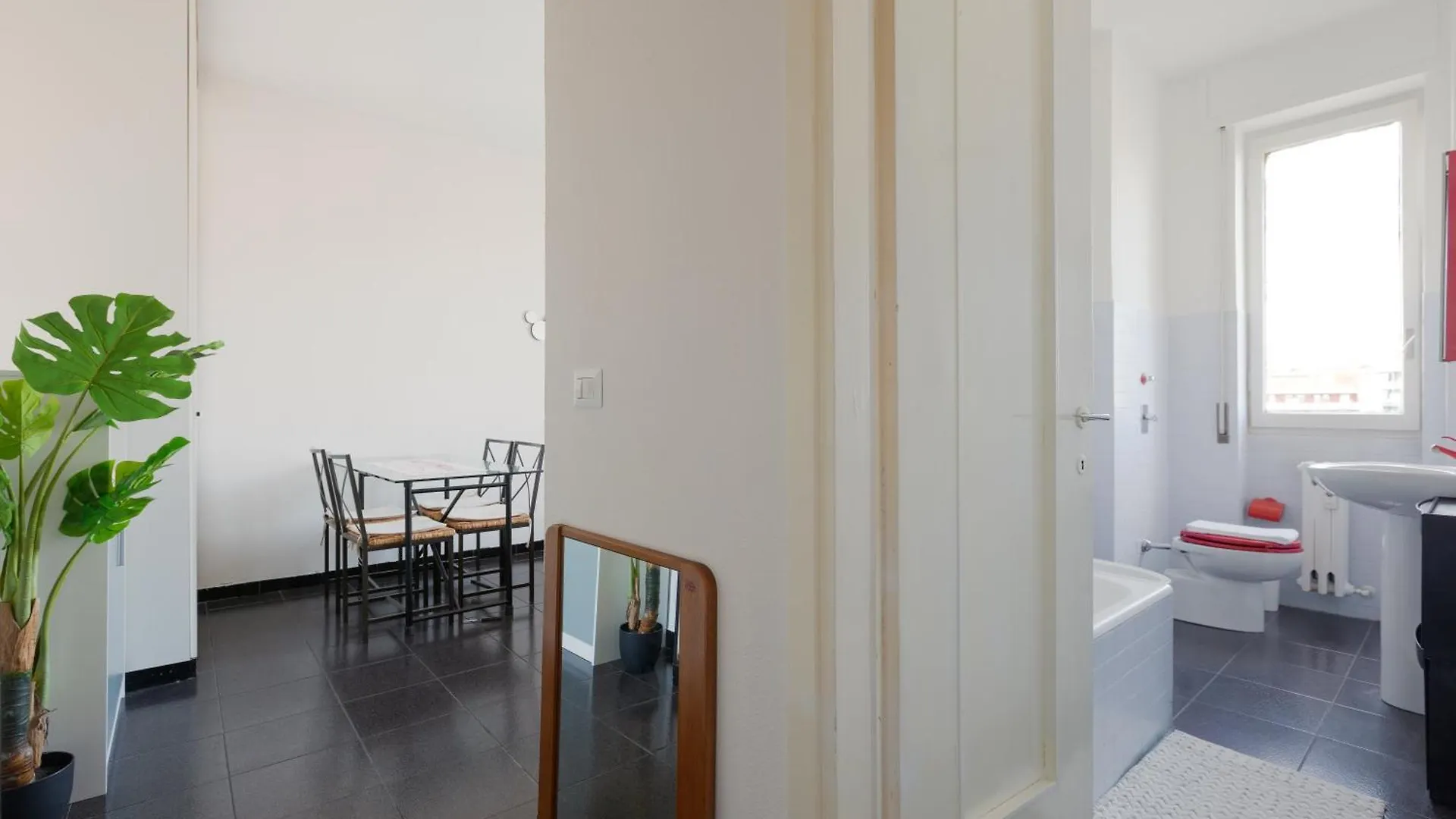 Corvetto M3 - Comfy Apt. With Balcony! Milão 0*,